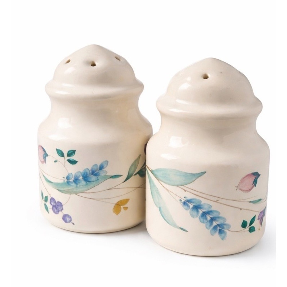 Pfaltzgraff USA Floral Salt & Pepper Shakers Hand Painted‎ Vine Cottage Kitchen